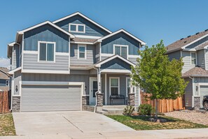 Exterior - +Marvelous Mandan Dr+ FreeWine, GameRoom, & Hot Tub (Colorado Springs)