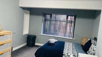 Iron/ironing board, Internet, bed sheets