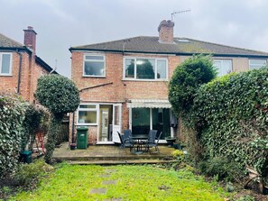 Exterior - Spacious 3bedroomed house in Greenford close to Central London &Heathrow airport (Greenford)