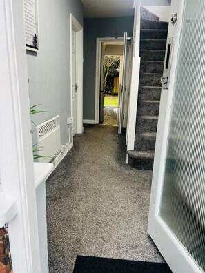 Interior - Spacious 3bedroomed house in Greenford close to Central London &Heathrow airport (Greenford)