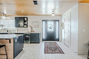 Kylskåp, mikrovågsugn, ugn och spishäll