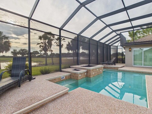 Luxury Golf & Waterfront Retreat with Golf Cart