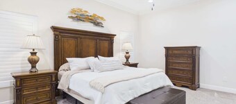 Luxury Golf & Waterfront Retreat with Golf Cart