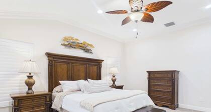 Luxury Golf & Waterfront Retreat with Golf Cart