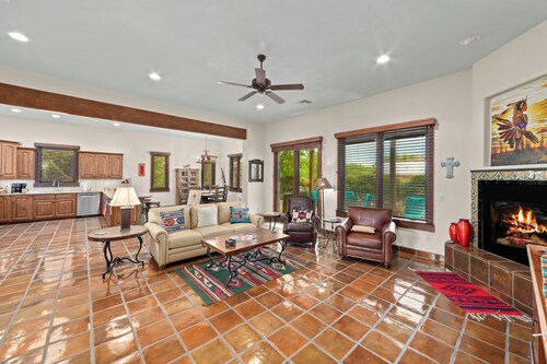 Sanctuary 205 at Tubac Resort; 6-Seat Golf Cart, 3BR/3BA, Walk to Golf & Spa