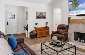 Living area - Family Friendly Lubbock Home Near Tech (Lubbock)