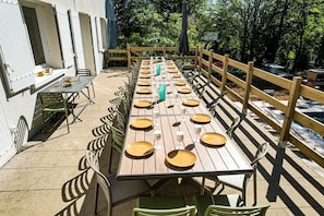 Outdoor dining