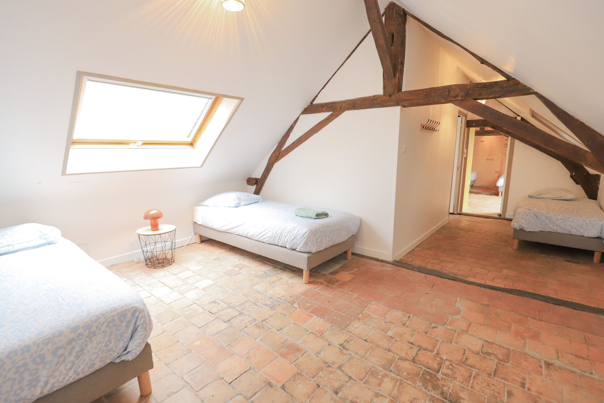 12 bedrooms, WiFi (free), bed sheets