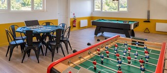 So Villa Poncin (01) - Indoor and outdoor pools - Citystade - 1 hour from Lyon/Geneva - Sleeps 60.