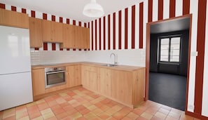 Coffee/tea maker, fridge, microwave, oven - So Villa Vazerac (82) - Heated pool - Basketball - 2 hours from Toulouse - 30 people. (Vazerac)