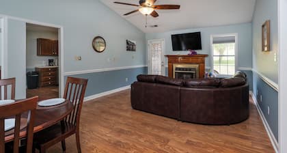 Cozy 3-Bedroom Home with Huge Backyard in Monroe