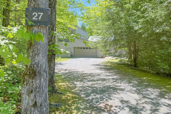 A welcoming entrance and beautifully landscaped approach create a memorable first impression, inviting you to relax and unwind from the moment you arrive.