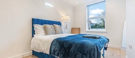 2 bedrooms, iron/ironing board, WiFi, bed sheets