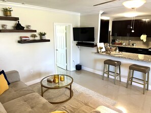 TV, computer monitors, printers - Charming 3-bedroom bungalow in Sunrise with AC and patio family & pet friendly (SUNRISE)
