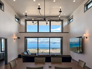 TV, video games - Bear Lake Modern Family Retreat (Garden City)
