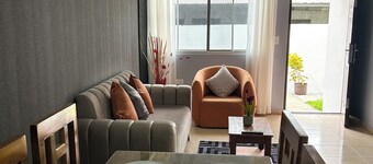 Cozy and Safe Environment Close to the Airport.