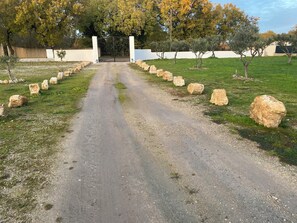 Property grounds - Duplex T1, in a former Templar commandery on the Verdon in Regusse (Regusse)