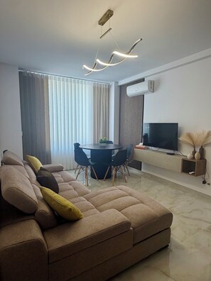 Smart TV - * Modern Cozy Stay Near Beach, Shops & Restaurants
* Brand New Apartment (Il-Gżira)