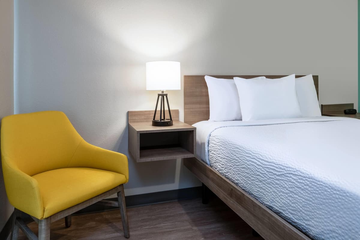 Suite, 1 Queen Bed, Non Smoking
