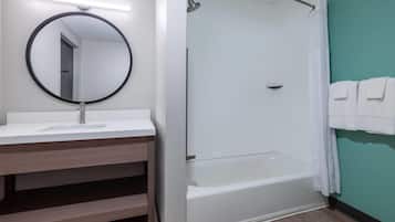 Suite, 2 Queen Beds, Non Smoking | Bathroom