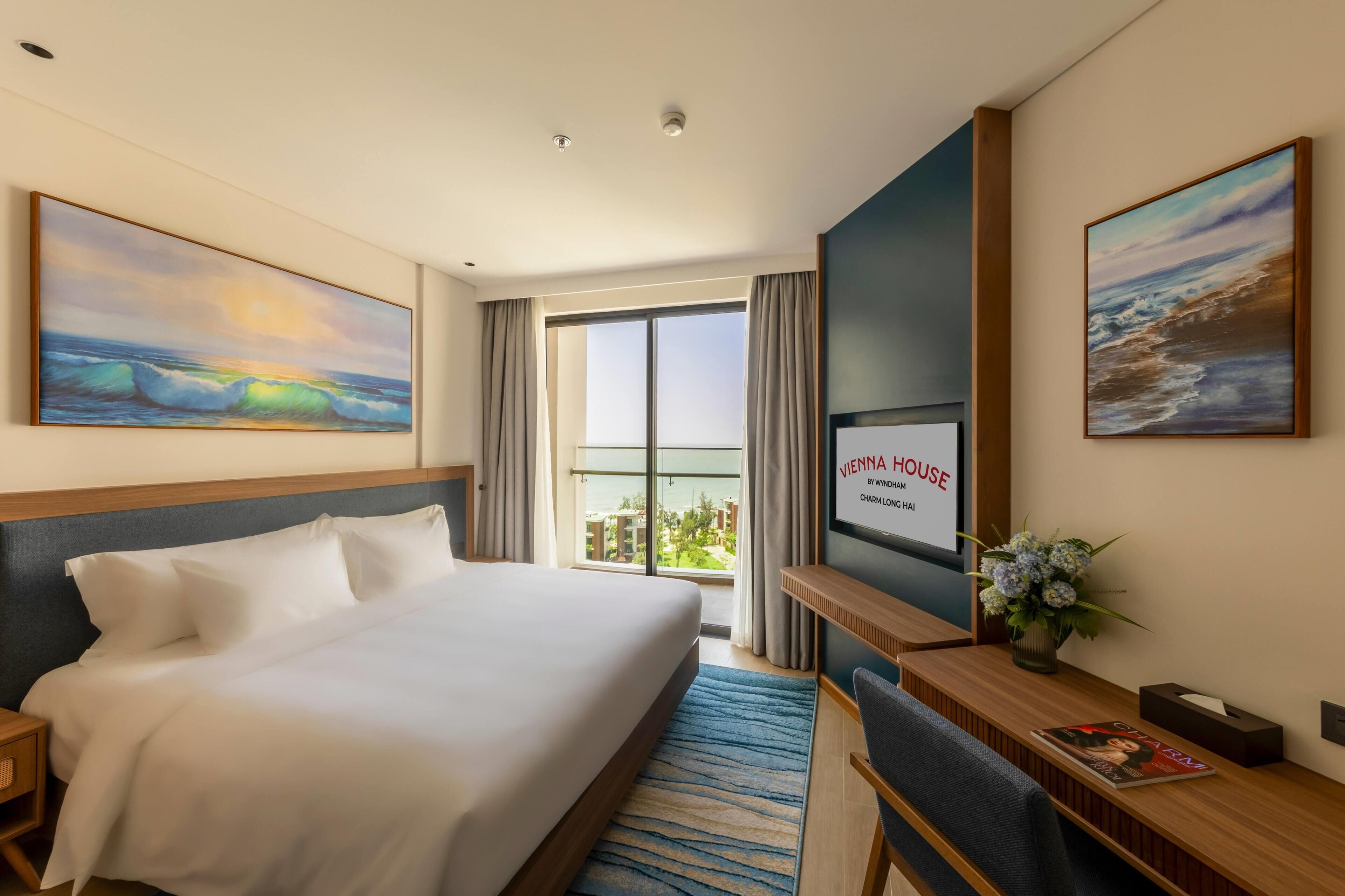 Family Suite, Multiple Beds, Sea View | Premium bedding, free minibar, in-room safe, desk