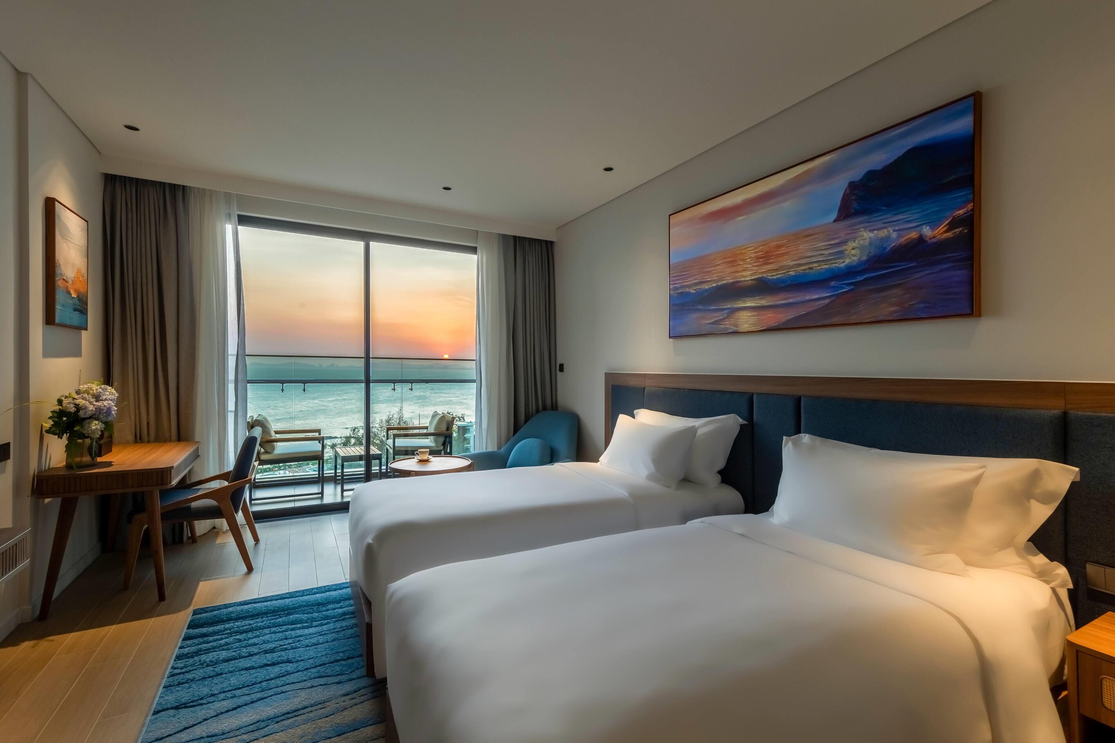 Deluxe Room, 2 Single Beds, Sea View