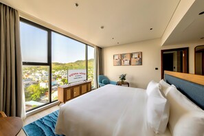 Chambre Deluxe, 1 très grand lit, vue montagne (Premium)