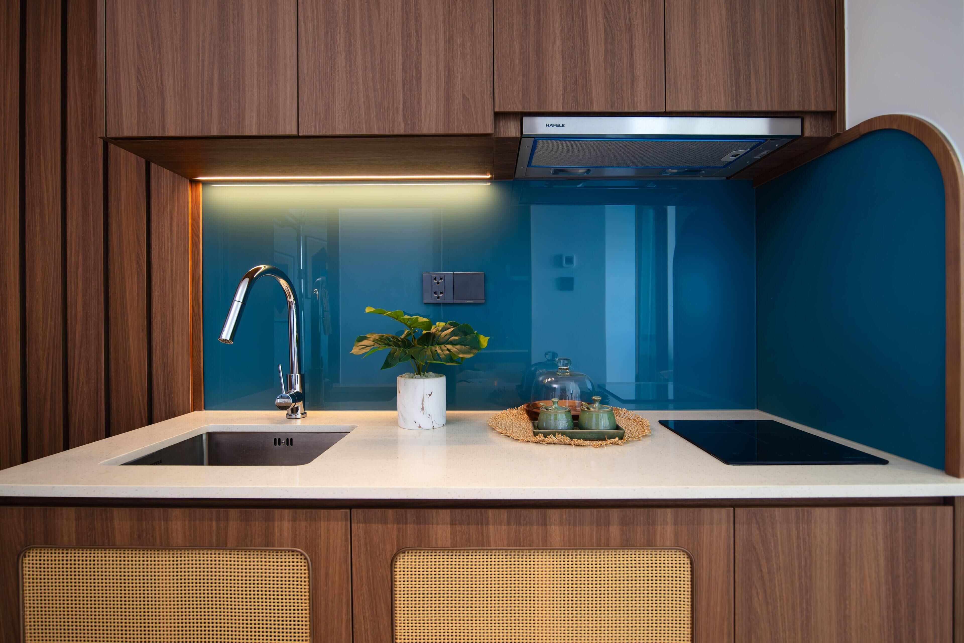 Ropa de cama de alta calidad y minibar con artículos gratuitos 