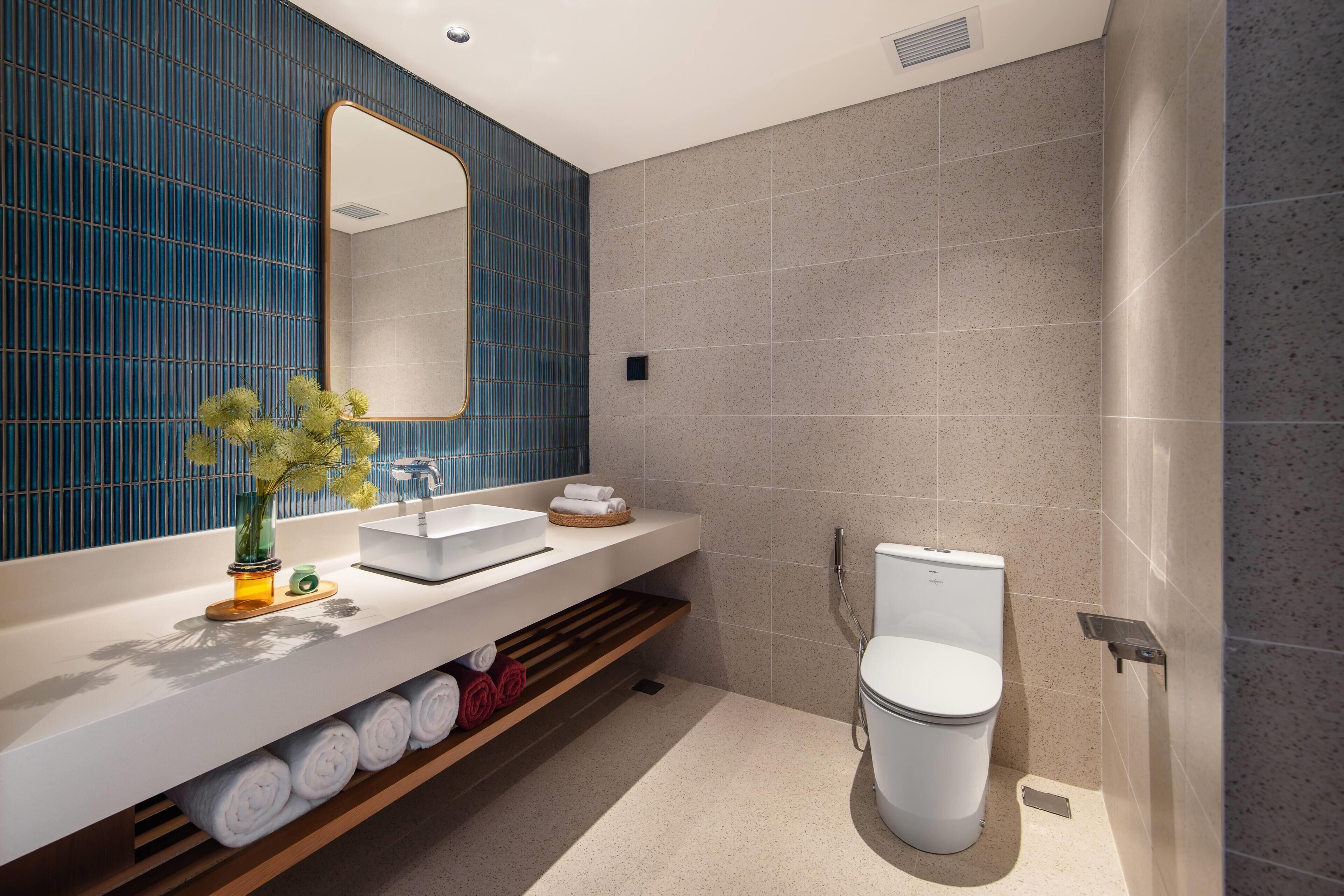Family Suite, Multiple Beds, Sea View | Bathroom