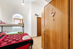 WiFi, bed sheets - Bed and Breakfast 'Casa Natura Gargano 4' (Monte Sant'Angelo)
