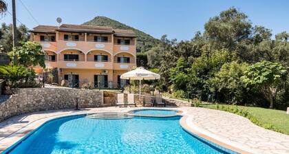 Nikiforos Apartments