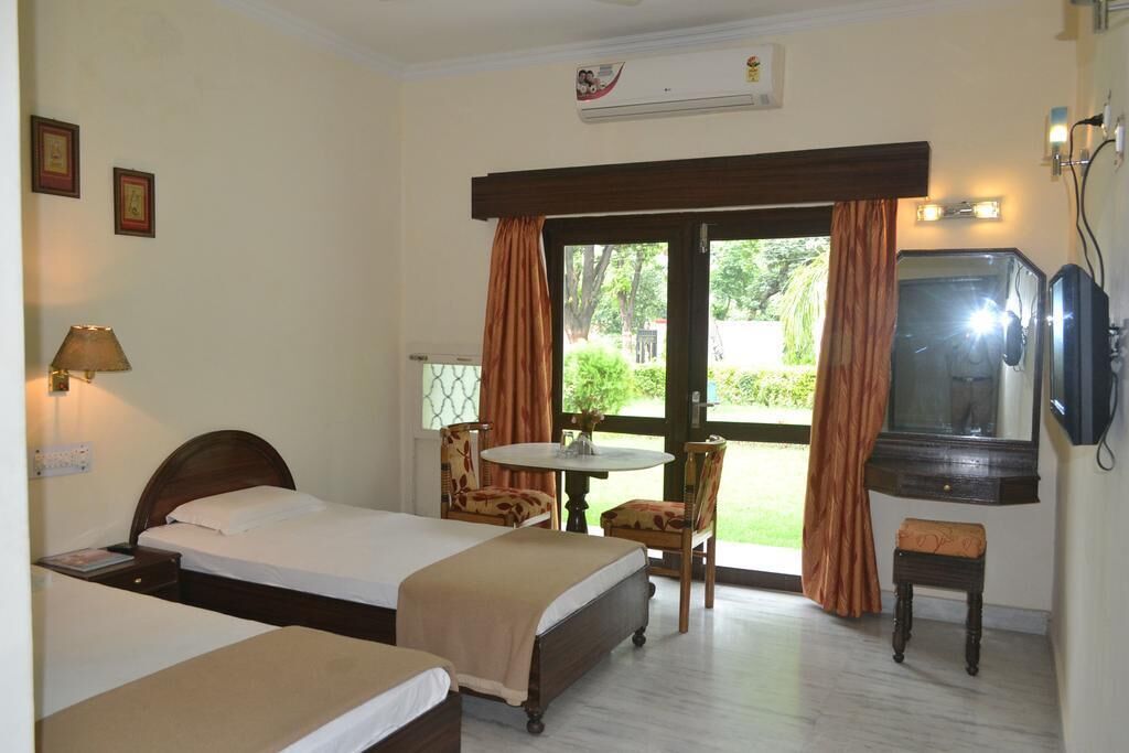 Standard Double or Twin Room, Garden View | Desk, laptop workspace, free WiFi