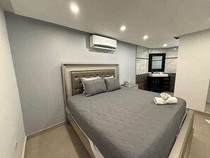 Room - Tropical Elegance Retreat II (San Juan)
