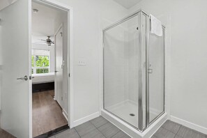 Shower, hair dryer, towels - Modern Apt with Pool | Walk Downtown (Stamford, CT)
