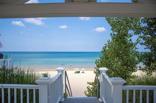 Harbor Country 3BR with Private Indoor Heated Pool, Near Stops 37–41 Beaches