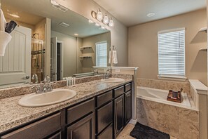 Bathroom - +Precious Pigeon Drive+ Wine, Game Room & HotTub (Colorado Springs)
