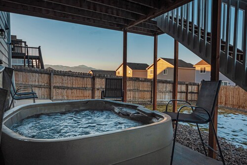 +Precious Pigeon Drive+ Wine, Game Room & HotTub