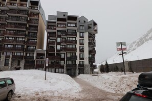 Unclassified image, 3 of 10, button - 300m from ski slopes, Ground floor, terrace, 28m², Tignes (Tignes)