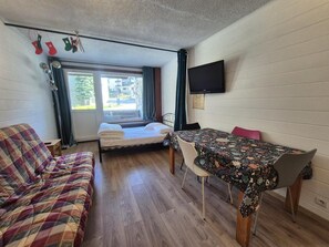 Unclassified image, 5 of 10, button - 300m from ski slopes, Ground floor, terrace, 28m², Tignes (Tignes)