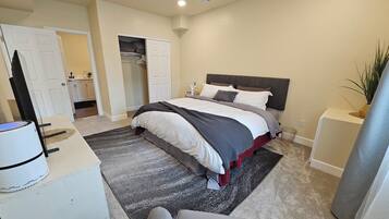 Iron/ironing board, WiFi, bed sheets