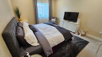 Iron/ironing board, WiFi, bed sheets