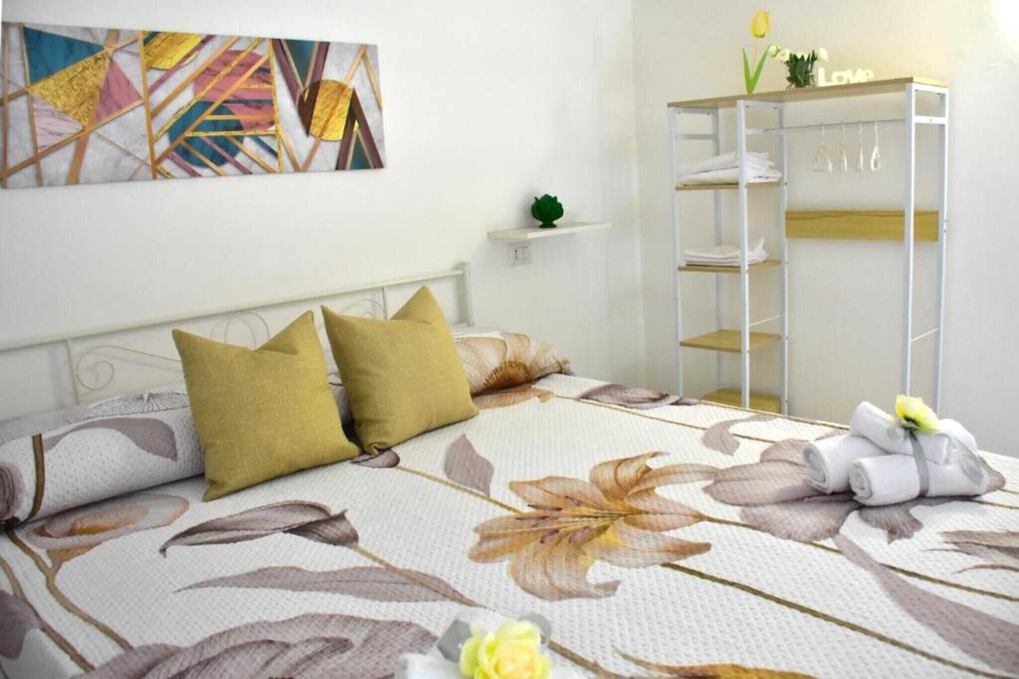 WiFi, bed sheets