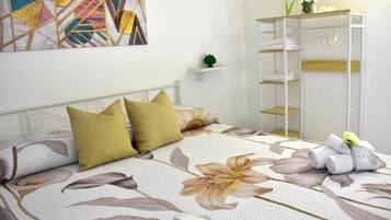 WiFi, bed sheets