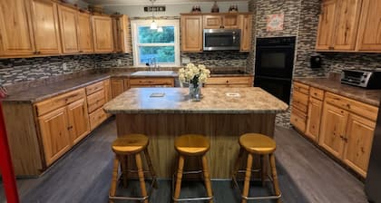 1900 Queen Anne in adorable Magic City - Moberly