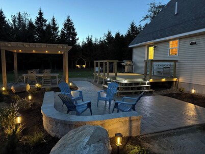 Maine Forest Home · Downtown SW Harbor 3 Minute Drive · Near Acadia Trails