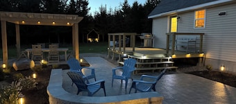 Maine Forest Home · Downtown SW Harbor 3 Minute Drive · Near Acadia Trails