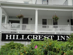 Exterior detail - 2-bedroom apartment in delightful Ogunquit. Walking distance to the Cove (Ogunquit)