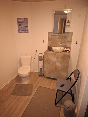Towels, toilet paper