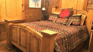 4 bedrooms, iron/ironing board, Internet, bed sheets