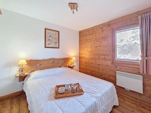 1 bedroom, WiFi - 1st floor, swimming pool, balcony, tv, ski locker, 32m², Les Menuires (Les Menuires)